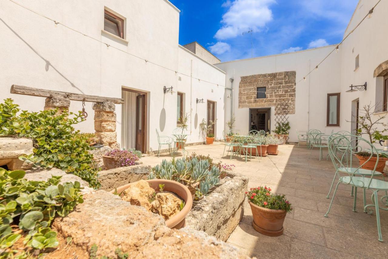 Courtyard With Pool Villa Racale Dış mekan fotoğraf